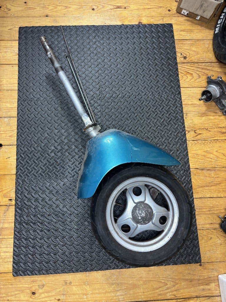 Voorvork Piaggio Sfera (SP Omlasvork)